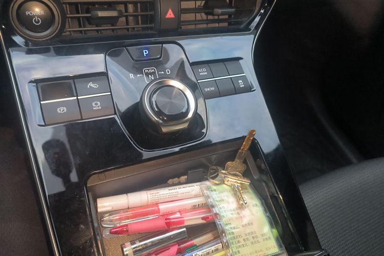 Toyota bZ4X 2023 immagine di auto #16