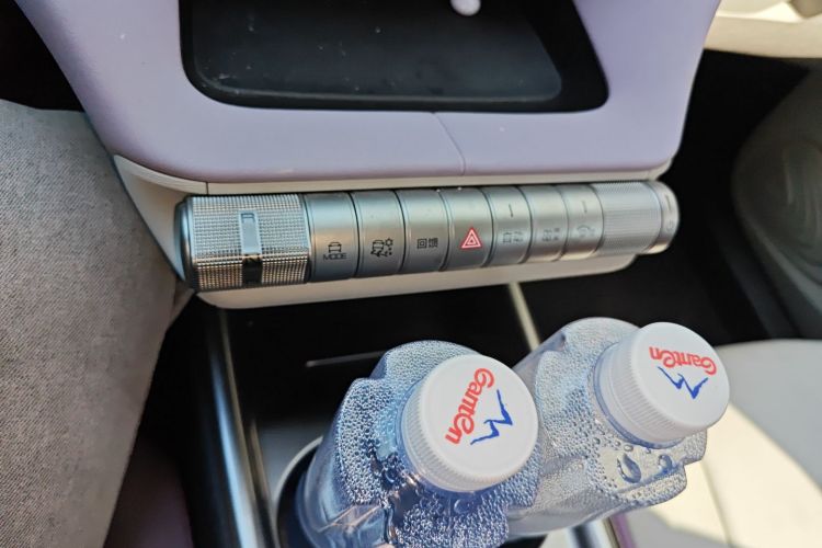 BYD Dolphin 2022 صورة سيارة #16