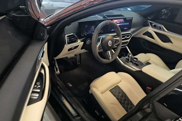 BMW i4 M50 2023 #16 BMW i4 M50 2023 car image #16