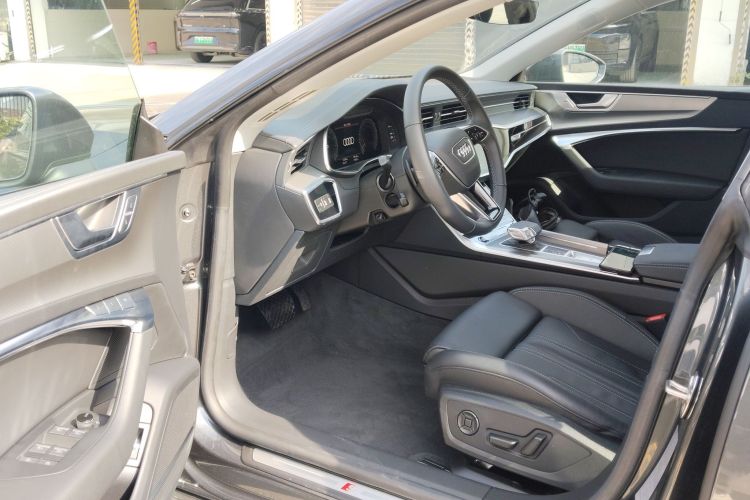 Audi A7 2024 car image #16