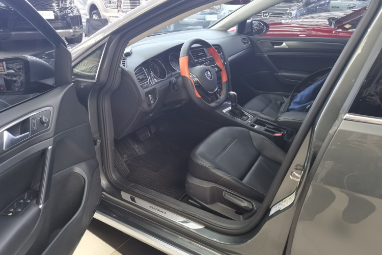 Volkswagen Golf (Imported) 2019 immagine di auto #16