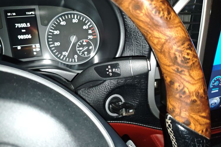 Mercedes-Benz Vito 2019 car image #16