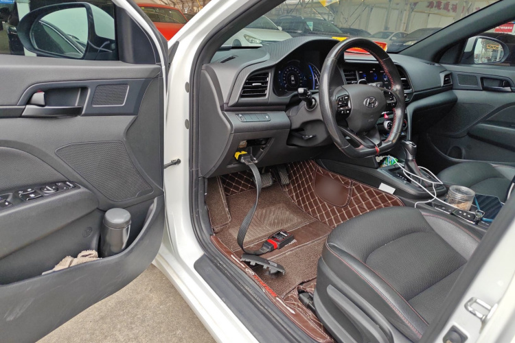 Hyundai Elantra AD 2019 car image #16