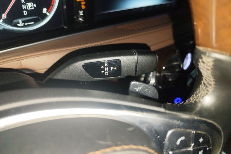 Mercedes-Benz Maybach S Class 2015 #16 Mercedes-Benz Maybach S Class 2015 изображение автомобиля #16