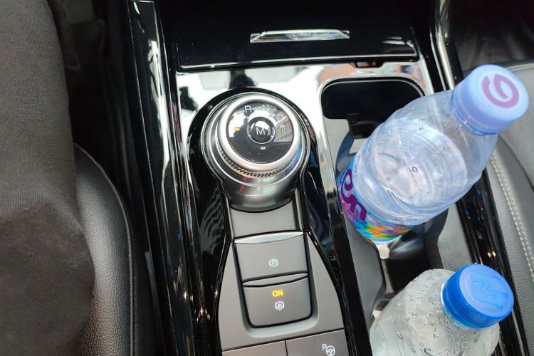 Ford Explorer 2021 صورة سيارة #16