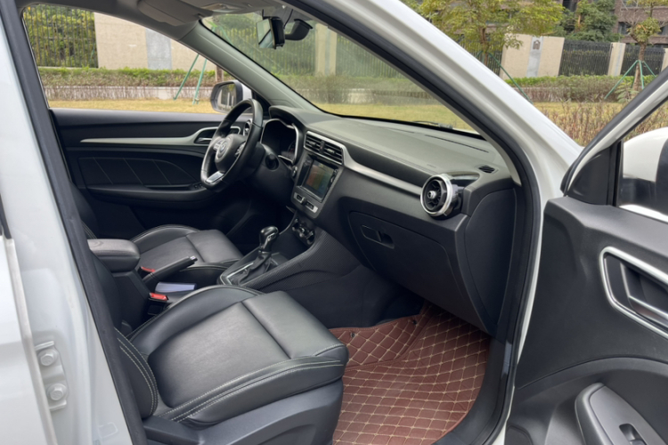 MG ZS 2018 car image #16