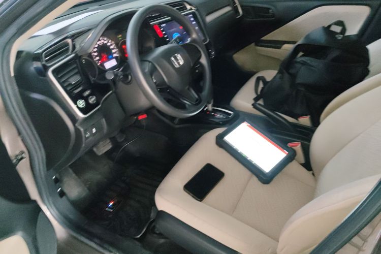 Honda Greiz 2018 car image #16