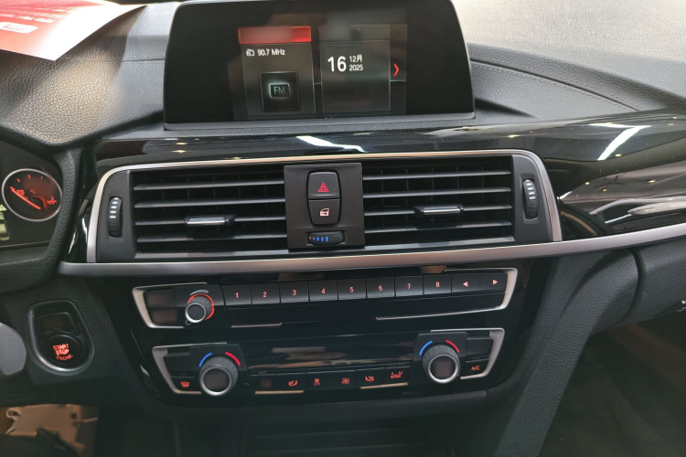 BMW 3 Series 2017 #16 BMW 3 Series 2017 car image #16