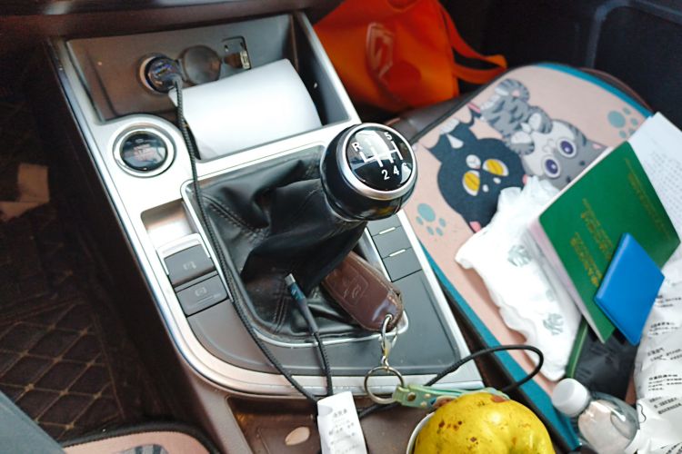 Forthing JOYEAR X5 2017 #16 Forthing JOYEAR X5 2017 car image #16