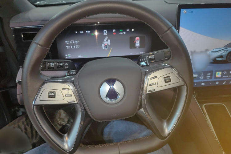 Denza Z9GT 2024 #16 Denza Z9GT 2024 car image #16