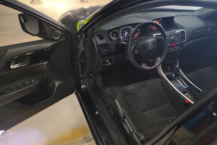 Honda Accord 2018 image de voiture #16