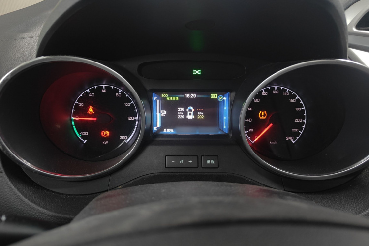 BYD Yuan New Energy 2018 car image #16