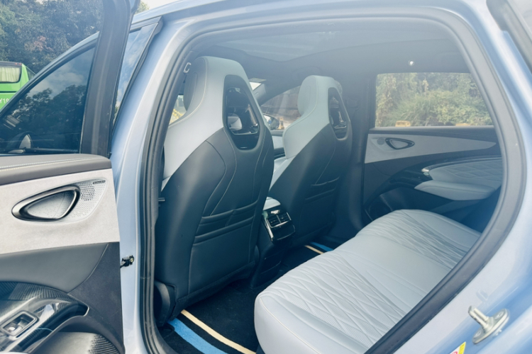 BYD Seal 2023 car image #16