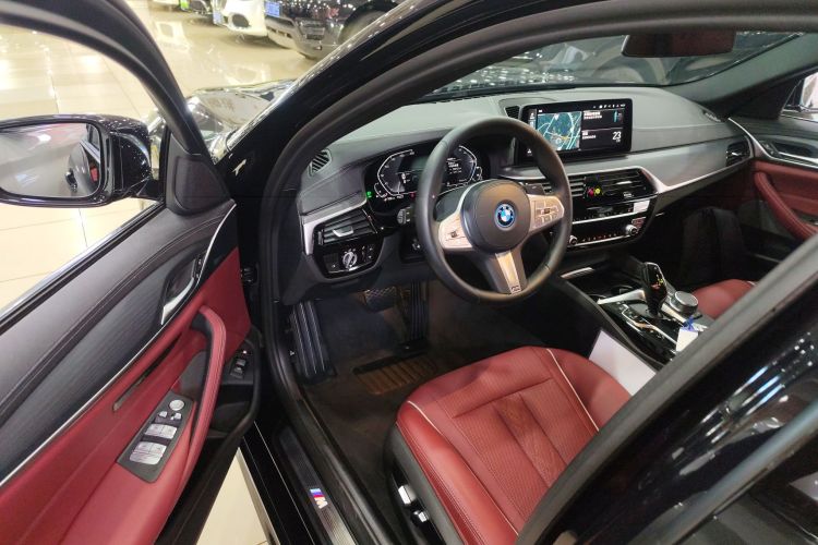 BMW 5 Series New Energy 2023 immagine di auto #16