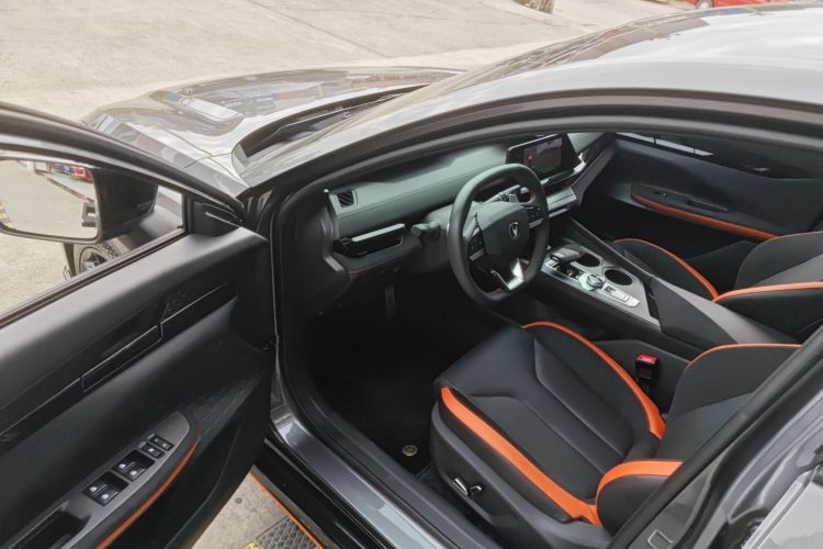 Changan UNI-V 2022 car image #16