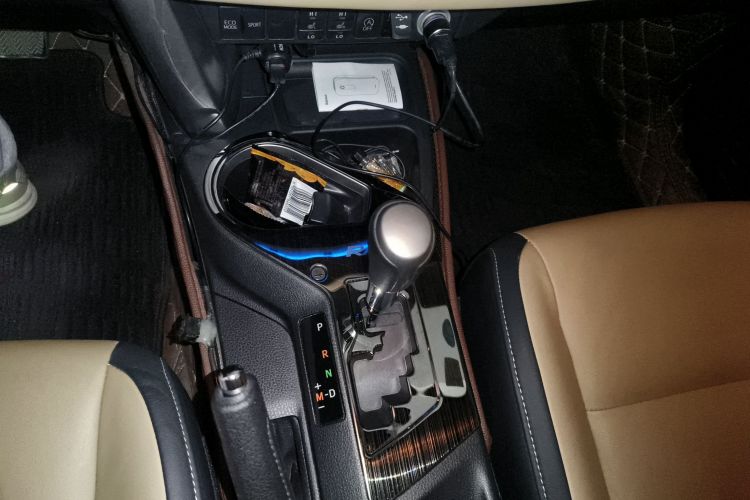 Toyota RAV4 2016 car image #16