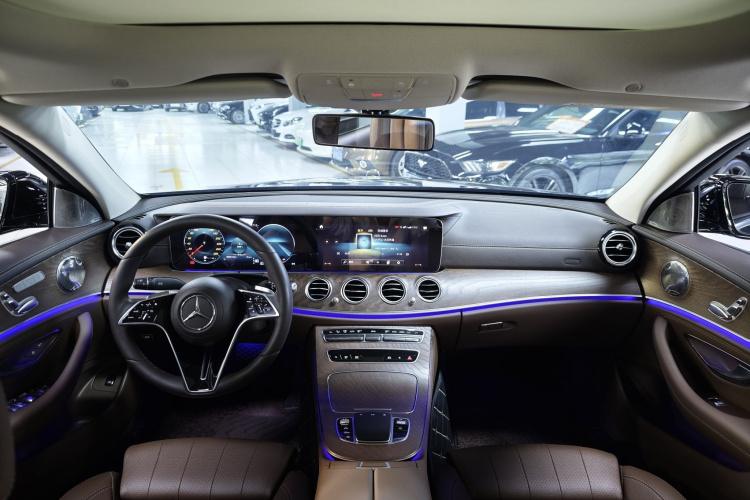 Mercedes-Benz E Class 2022 car image #16