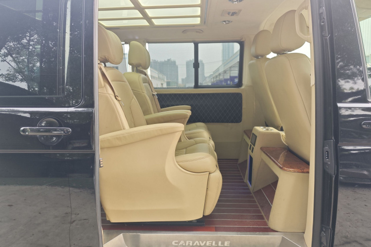 Volkswagen Caravelle 2018 immagine di auto #16