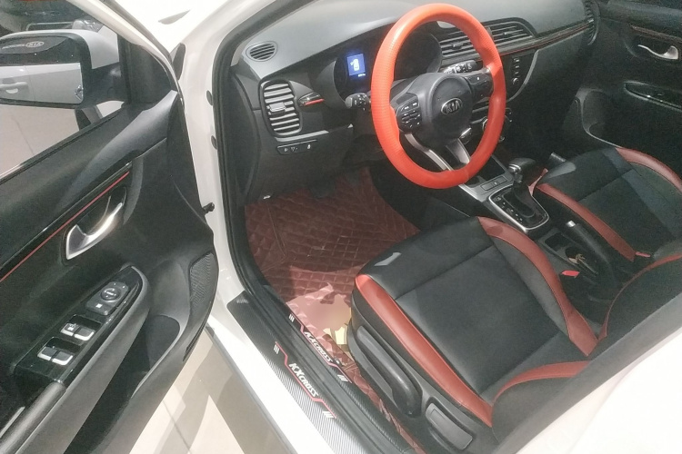 Kia Rio Cross 2019 car image #16