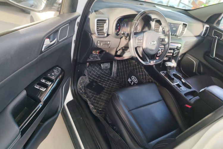 Kia KX5 2017 car image #16