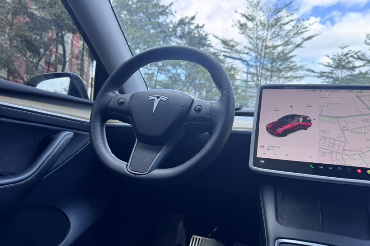 Tesla Model Y 2022 #16 Tesla Model Y 2022 car image #16