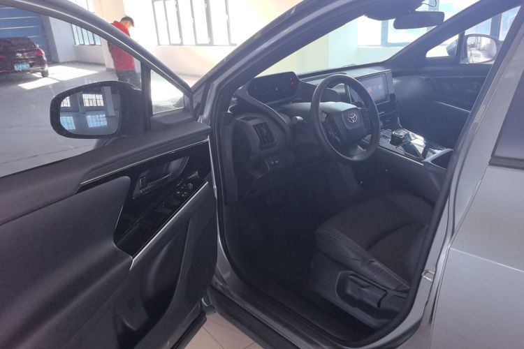 Toyota bZ4X 2022 immagine di auto #16