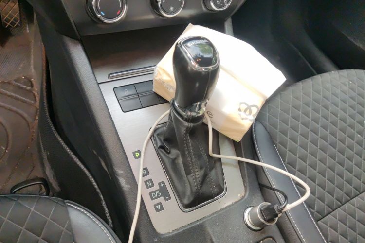 Skoda Octavia 2017 car image #16