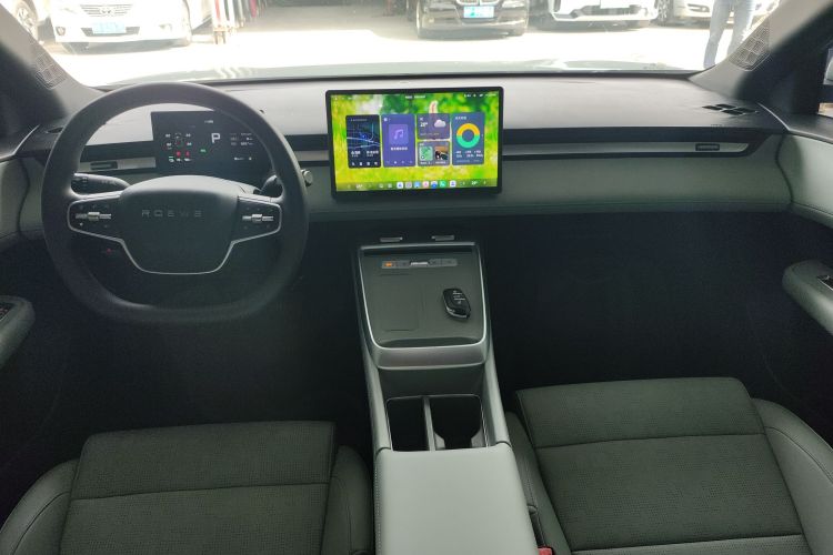 Roewe D6 2025 car image #16