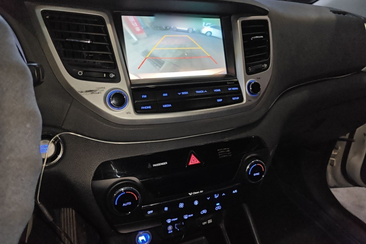 Hyundai Tucson 2017 car image #16