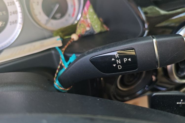 Mercedes-Benz GLK Class 2015 car image #16