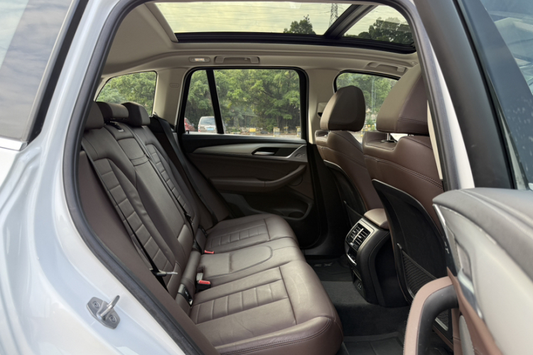 BMW iX3 2020 car image #16