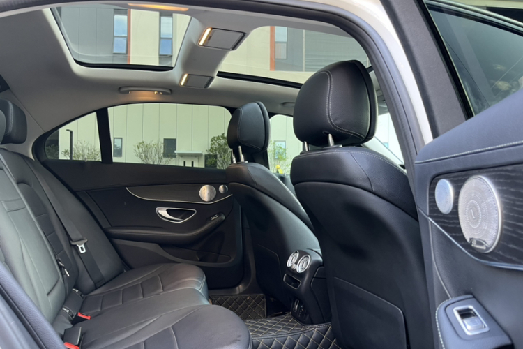 Mercedes-Benz C Class 2021 car image #16
