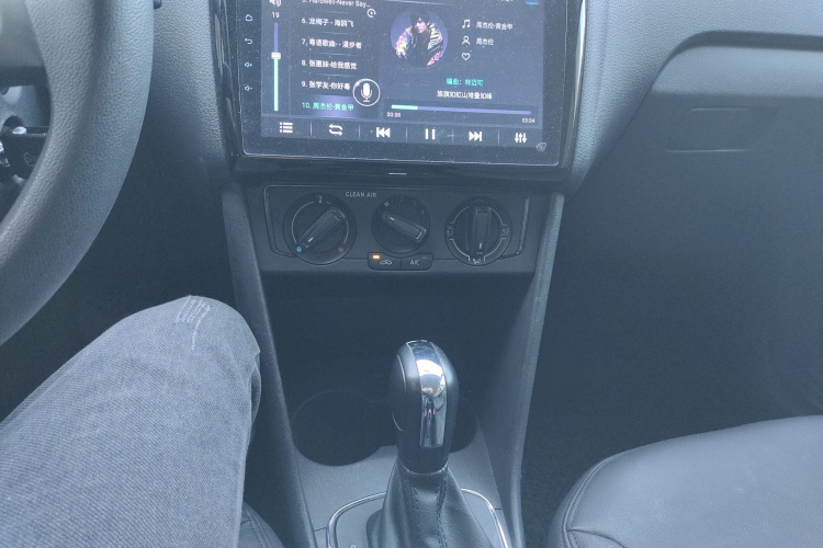 Polo 2018 image de voiture #16