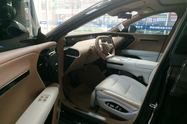 阿维塔 阿维塔07 2025 汽车图片 #16