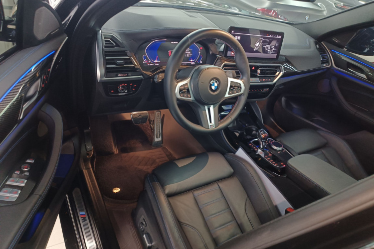 BMW X4 M40i 2022 #16 BMW X4 M40i 2022 car image #16