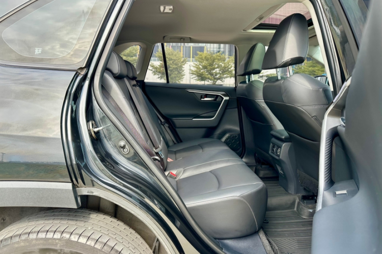 Toyota RAV4 2022 image de voiture #16