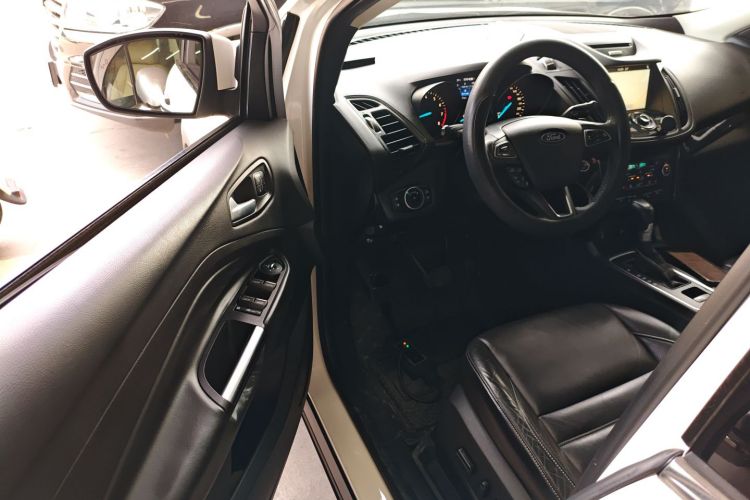 Ford Kuga 2017 #16 Ford Kuga 2017 car image #16