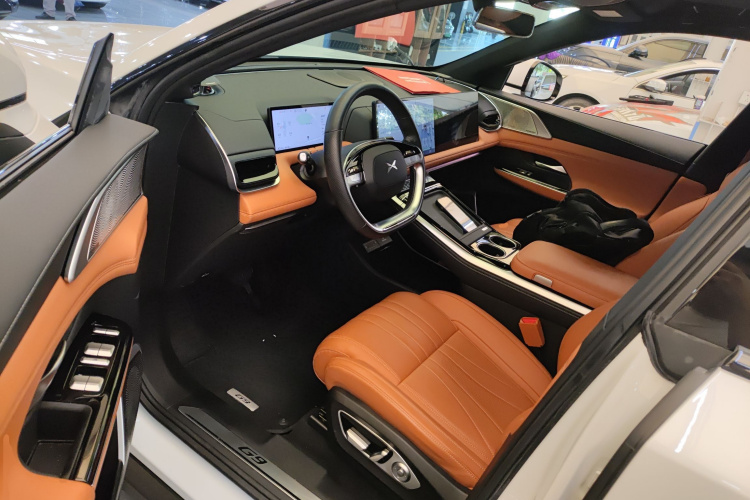 Xpeng G9 2023 immagine di auto #16