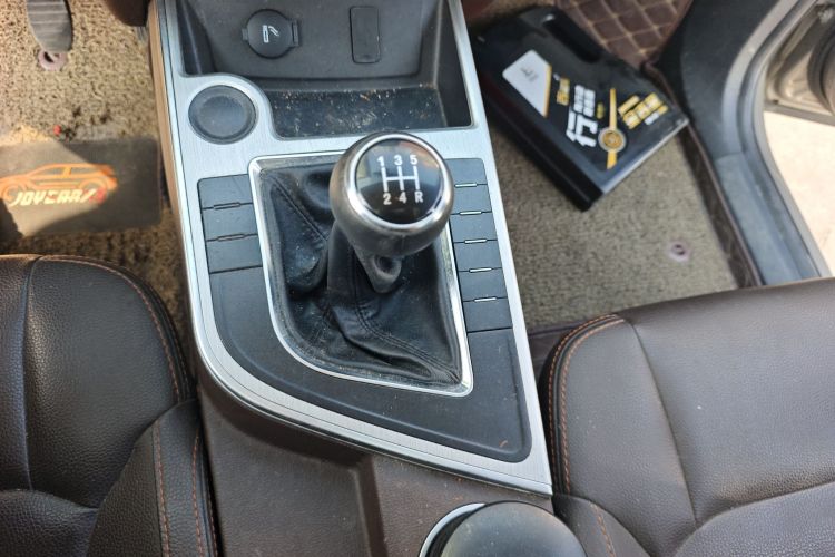 Forthing JOYEAR X5 2017 image de voiture #16