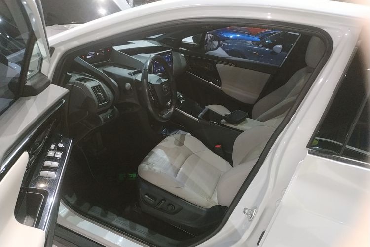 Toyota bZ4X 2022 immagine di auto #16