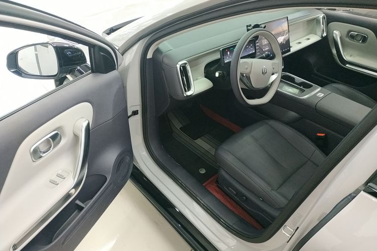 零跑汽车 零跑B01 2025 汽车图片 #16