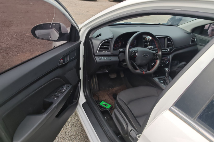Hyundai Elantra AD 2019 car image #16