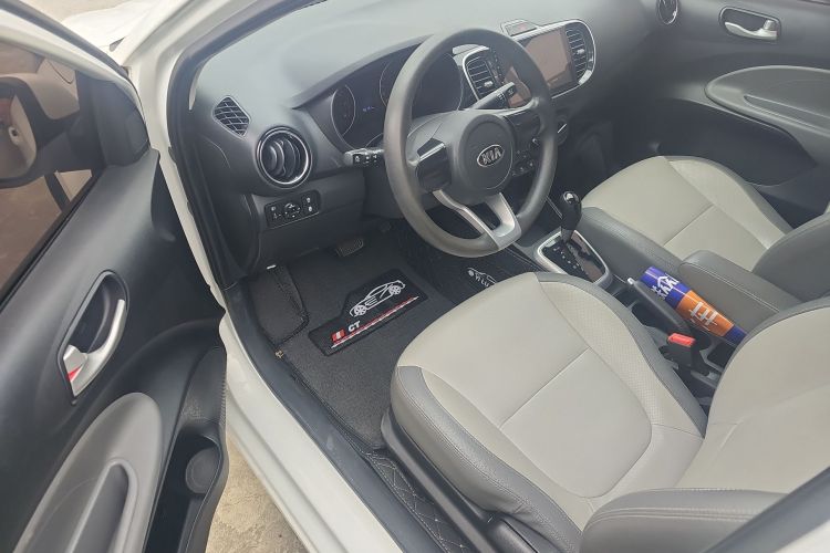 起亚 焕驰 2018 汽车图片 #16