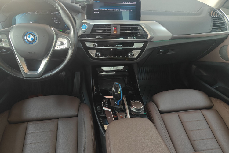 BMW iX3 2021 car image #16