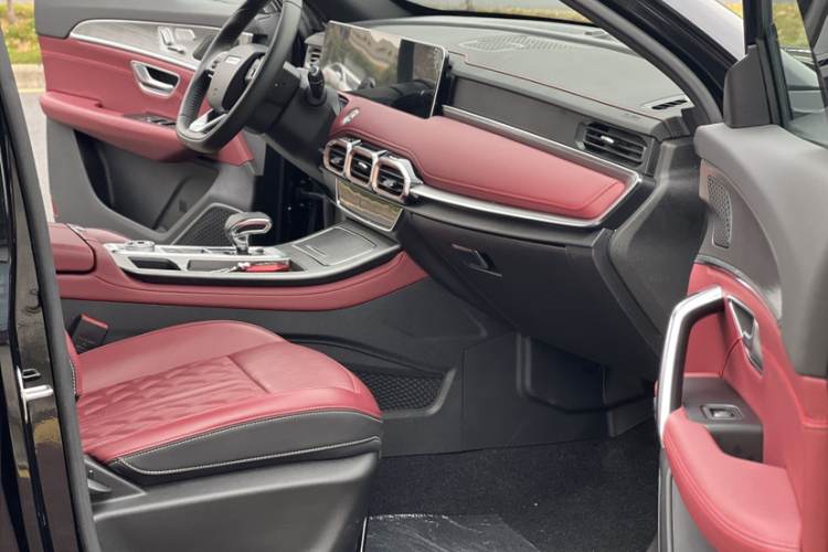 X70 PLUS 2024 car image #16