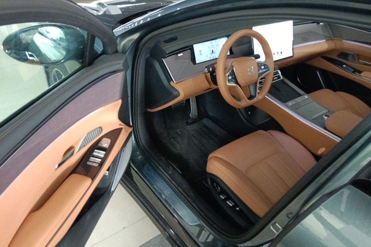 BYD HanL 2025 car image #16
