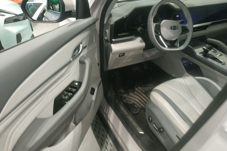 GEELY 2023 car image #16