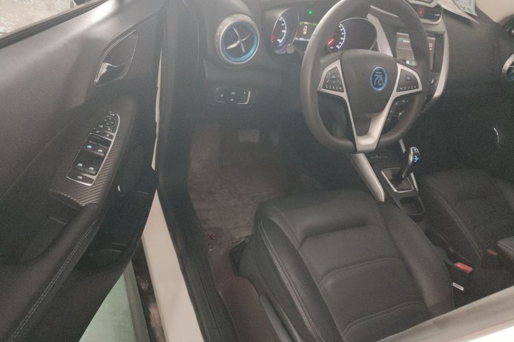 BYD Yuan New Energy 2018 car image #16