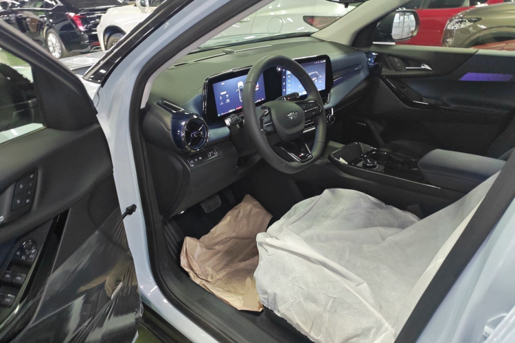 Chevrolet Equinox Plus 2025 #16 Chevrolet Equinox Plus 2025 car image #16