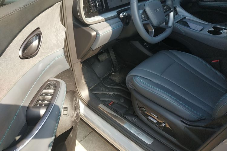 BYD Sea Lion 07 DM-i 2025 car image #16